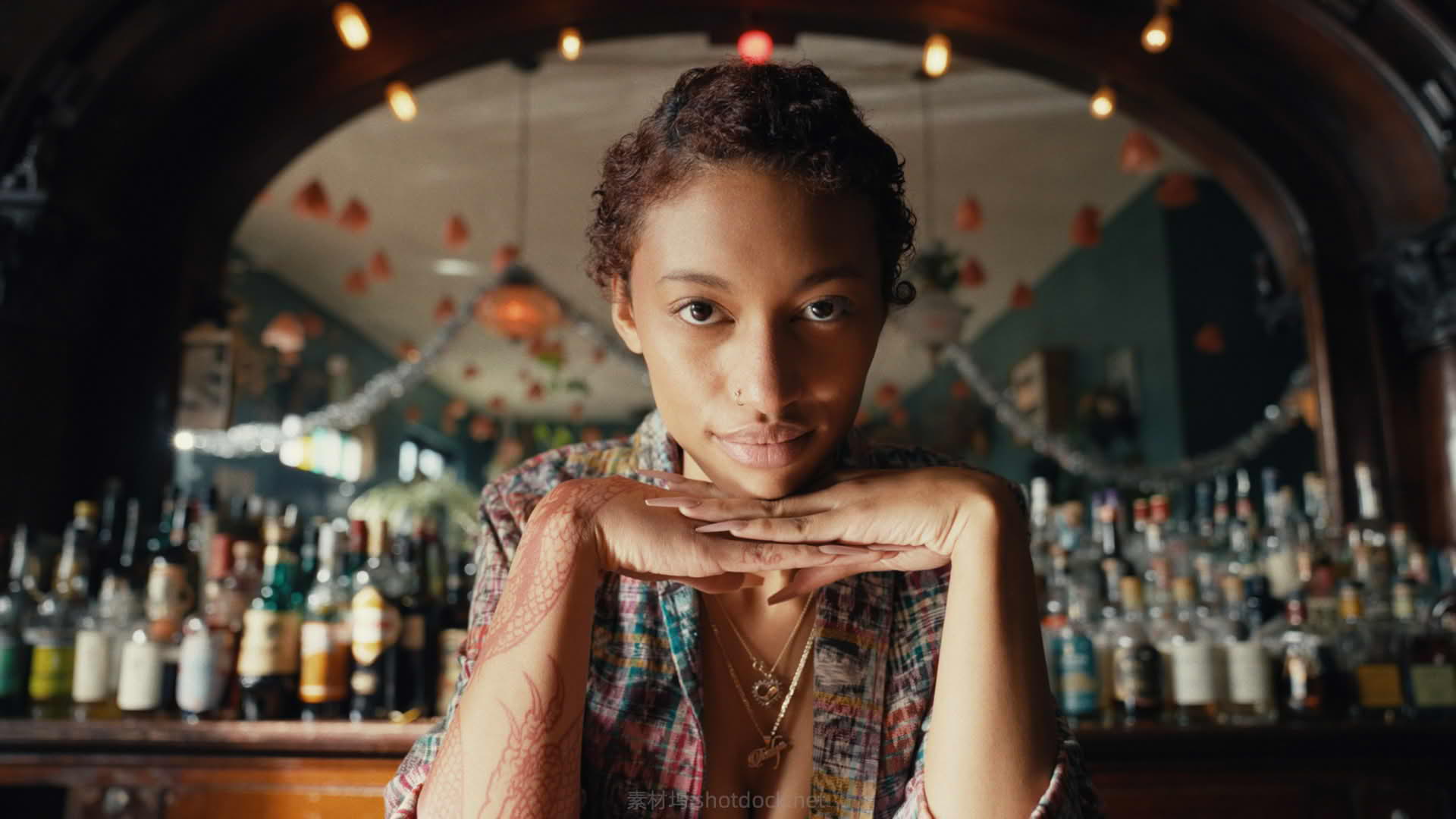 专业电影级商业广告调色LUT包干净的皮肤颜色校正:Gamut -The Creator LUT Collection插图3 Best LUTs for Content Creators - Cinematic Results Every Time008