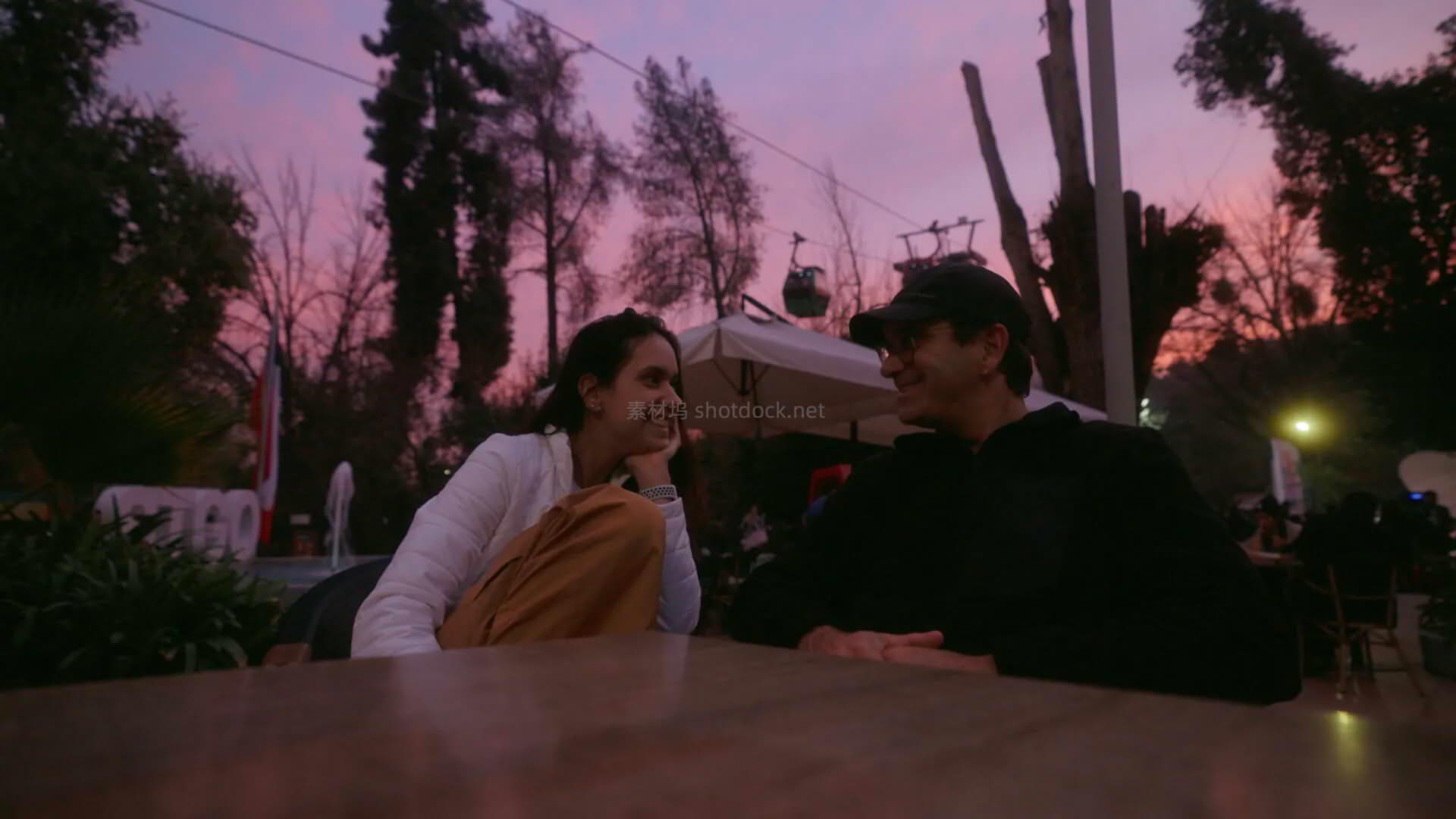 【一键大片】6款电影感LUTs,让你的视频质感起飞!针对各类机型的专业调色预设包-Life Sessions – Cinema Life Luts插图9 Cinema Life Luts - Life Sessions004