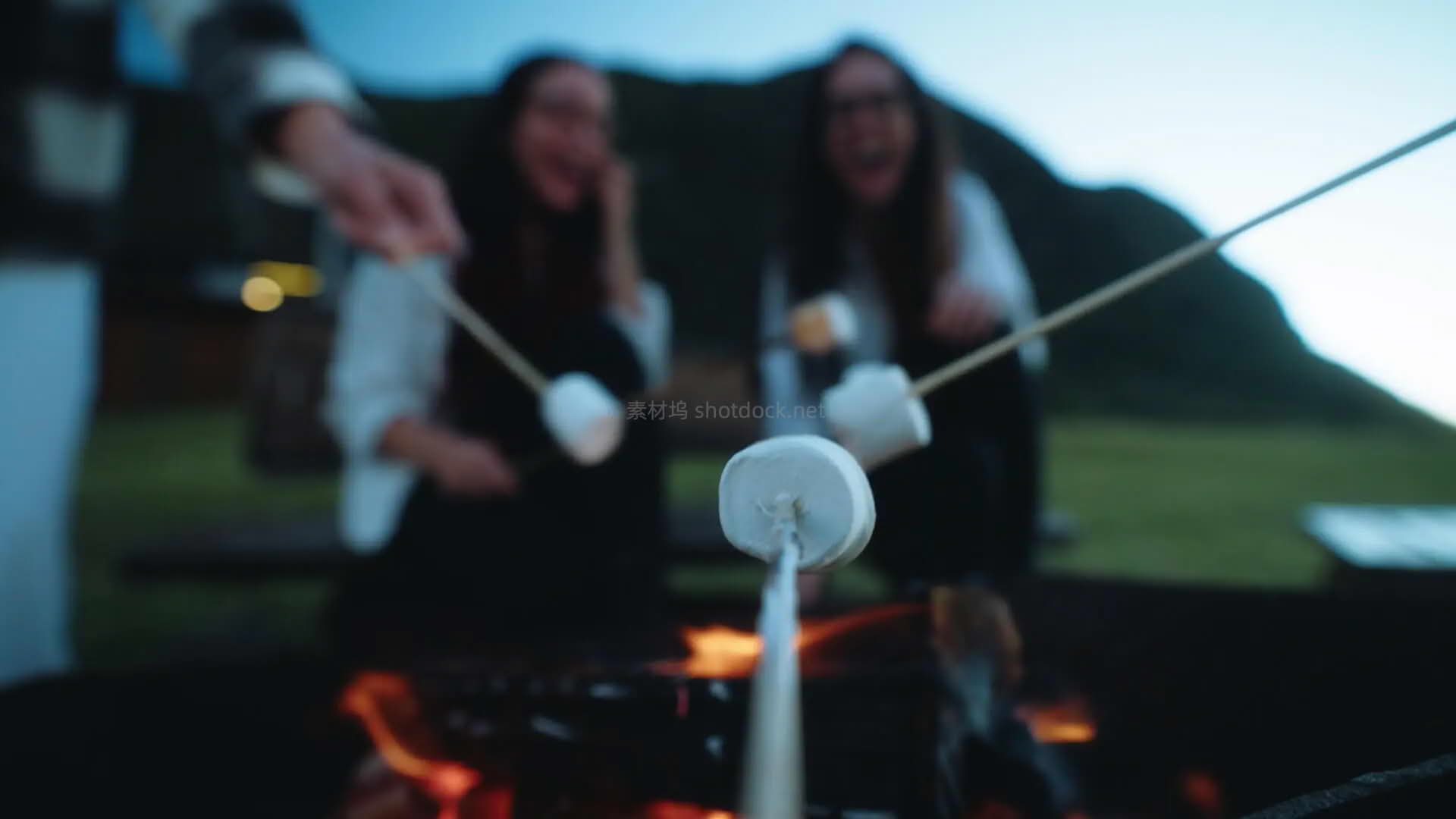 【一键大片】6款电影感LUTs,让你的视频质感起飞!针对各类机型的专业调色预设包-Life Sessions – Cinema Life Luts插图8 Cinema Life Luts - Life Sessions006