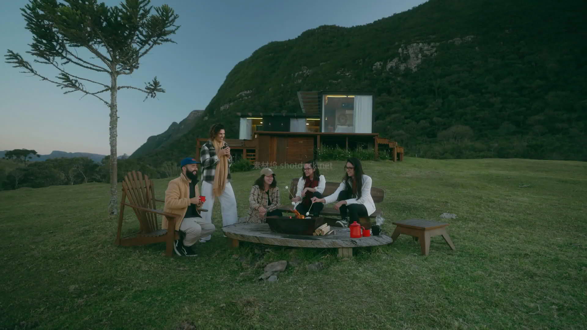 【一键大片】6款电影感LUTs,让你的视频质感起飞!针对各类机型的专业调色预设包-Life Sessions – Cinema Life Luts插图3 Cinema Life Luts - Life Sessions028