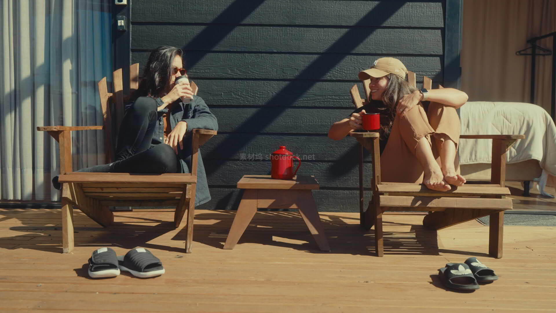 【一键大片】6款电影感LUTs,让你的视频质感起飞!针对各类机型的专业调色预设包-Life Sessions – Cinema Life Luts插图1 Cinema Life Luts - Life Sessions034